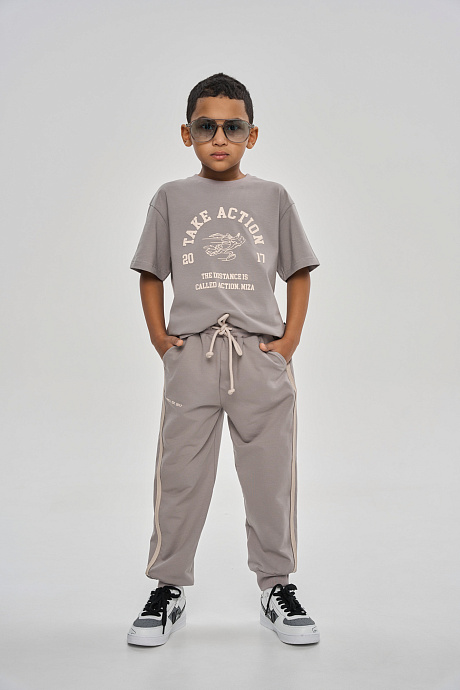 Брюки с лампасами