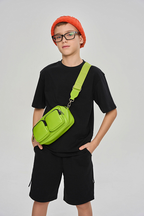 Футболка с принтом на спине