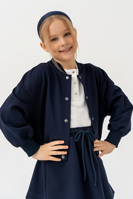 Укороченный бомбер на кнопках