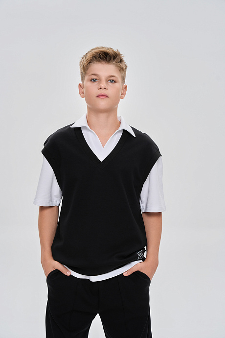 Базовый жилет с нашивкой