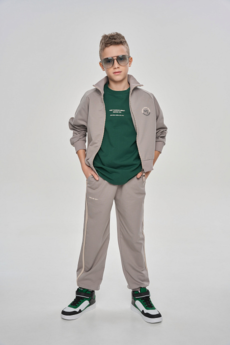 Брюки с лампасами