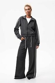 Костюм с брюками