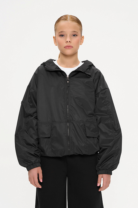 Ветровка с капюшоном