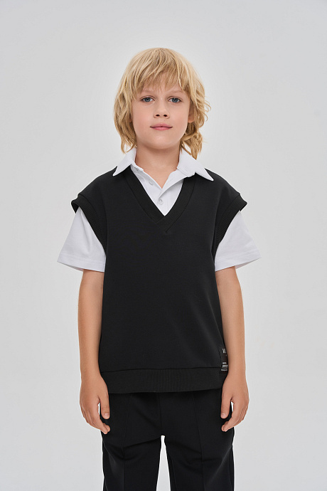 Базовый жилет с нашивкой